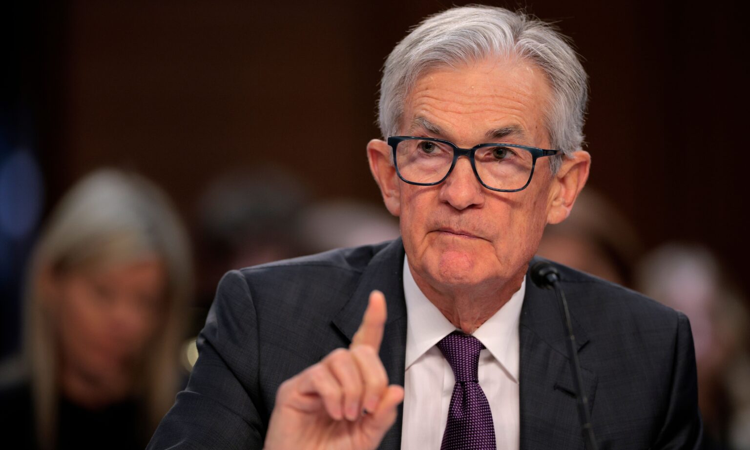 Fed Leaves Rates Steady, Expects Weaker Growth, Sticky Inflation