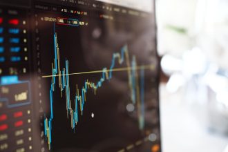 Bitcoin's Upcoming $14B Options Expiry Marked by Surge in Put-Call Ratio. What Does it Indicate?
