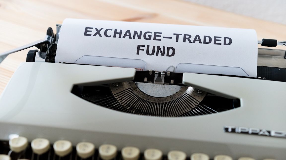 Spot Crypto ETF Filings for XRP, SOL, DOGE Among Those With Overwhelming SEC Approval Odds: Bloomberg