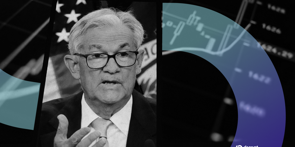 Bitcoin Falls as Trump Calls Powell ‘Stupid’ Amid Flaring Middle East Tensions