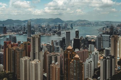 Hong Kong Family Office VMS to Allocate Up to $10M to First Crypto Play: Bloomberg