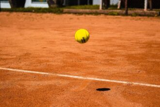 SOL, XRP, DOGE Lead Altcoin Recovery After $1B Weekend Liquidation