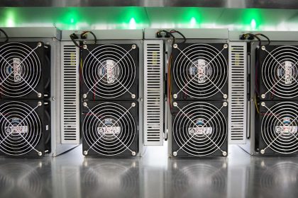 Bitcoin Miner IREN Hits 50 EH/s Midyear Hashrate Target, Eyes AI Expansion