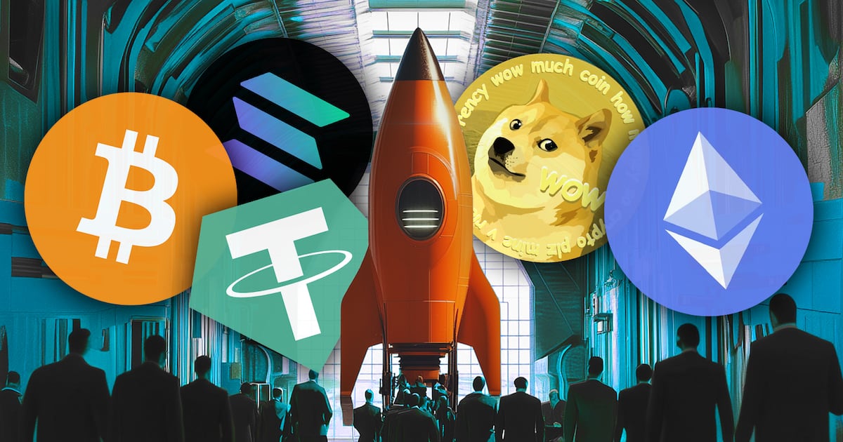 XRP and Solana haven’t followed Bitcoin with new record prices. Two drivers are seen to drive altcoins’ next rally
