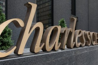 Schwab Wants to Offer Stablecoin Amid Expanding Crypto Services Push: CEO