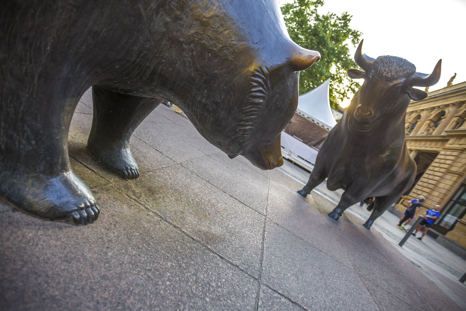 Bearish Bitcoin Trader Loses $92M as Surge Wipes Out $426M in Short Liquidations